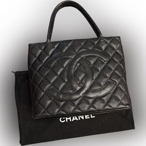 Chanel Black Caviar Leather Handbag Medium Bag🔥🔥